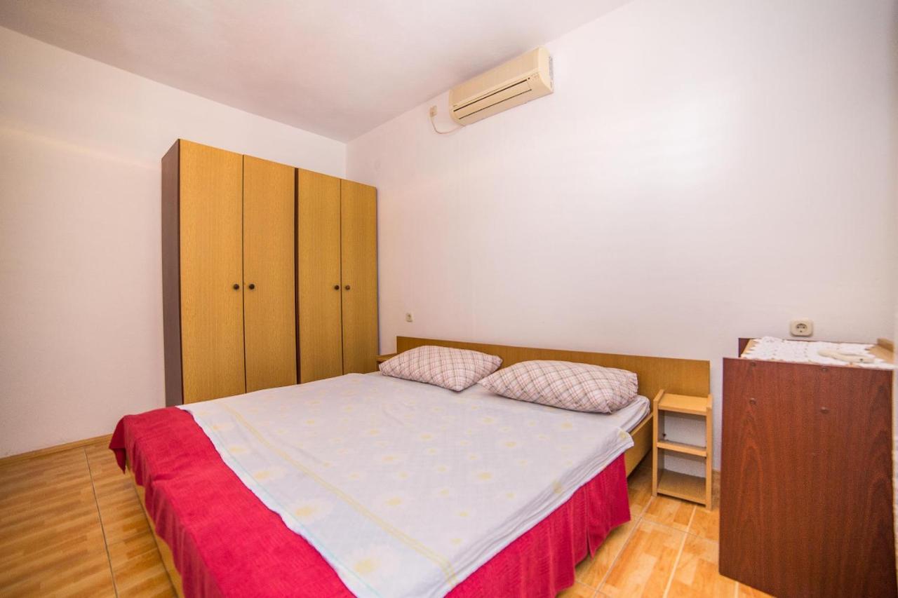 Apartments And Rooms Drpic Splitska Extérieur photo